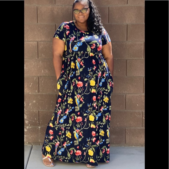 Dresses & Skirts - New Plus Size Floral Pocketed Maxi Dress